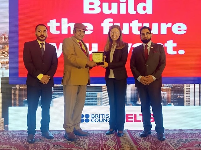 Hashmi's Institute of IELTS & English founder gets Award